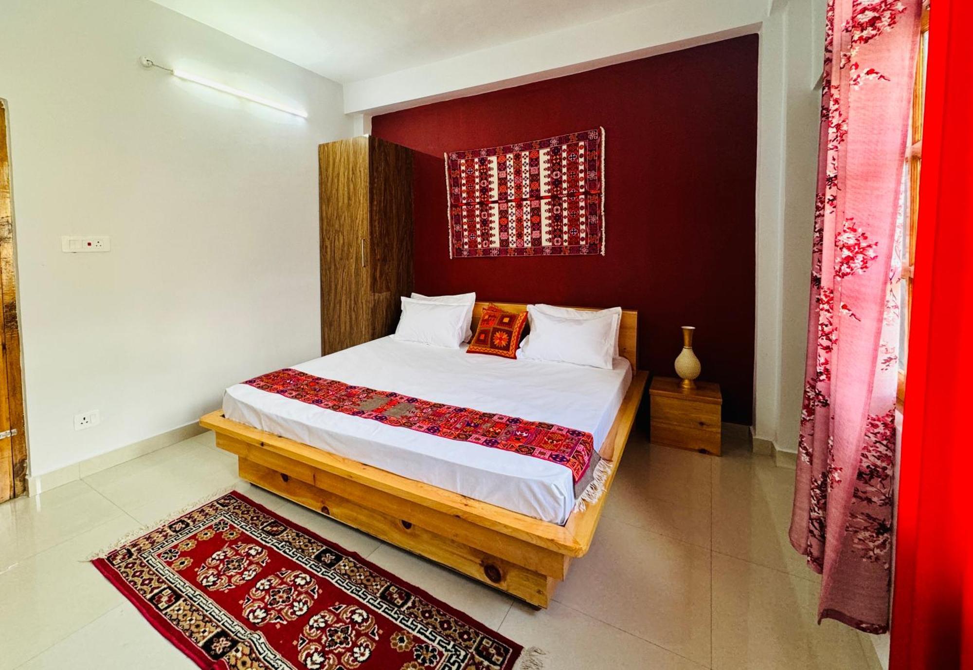 Pine View Retreat Homestay Kalpa Ngoại thất bức ảnh